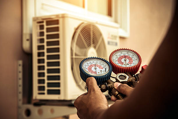 Professional Hvac technician working in Eureka, NV